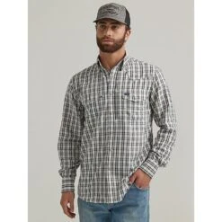 Wrangler Men's Performance Snap Long Sleeve Snap Shirt